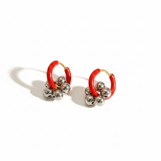 Boucles créoles rouges - fleurs argentées